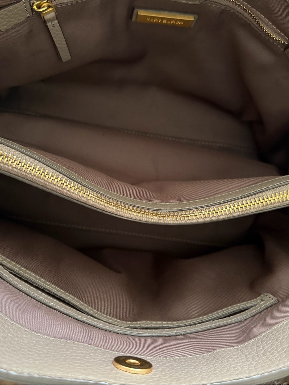 Tory Burch Brown Shoulder Bag with Pebbled Leather and Tassel - Picture 7 of 11